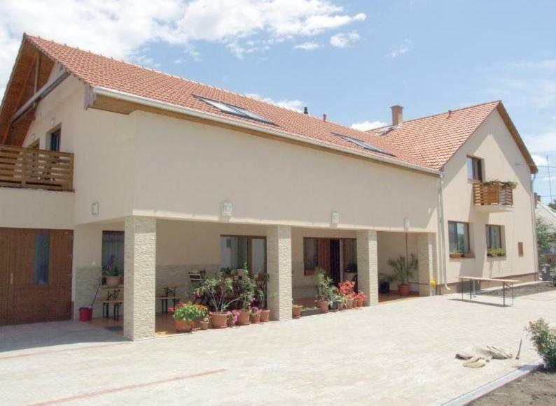 Aura Vendeghaz Hotel Hajduszoboszlo Ngoại thất bức ảnh